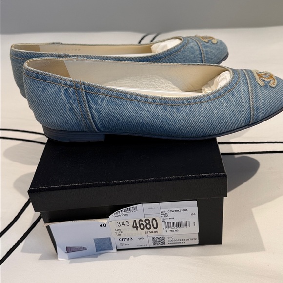 CHANEL Light Blue Denim Ballerina Flats - Picture 5 of 9